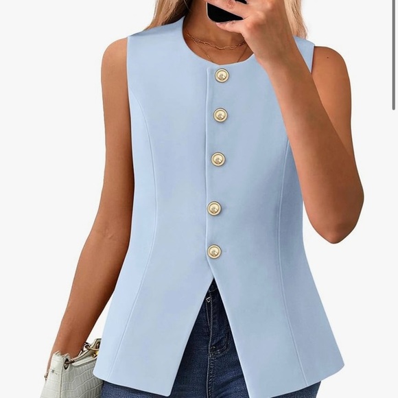 Chic Sky Blue Buttoned Blouse - Picture 1 of 6